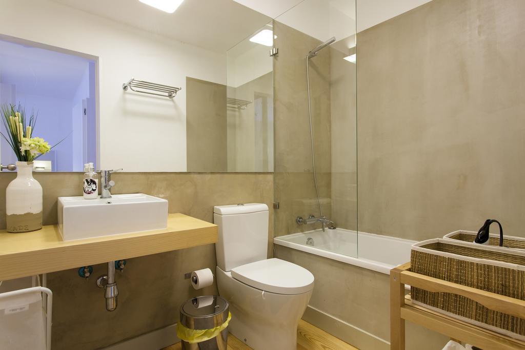 Joivy Cosy 1-bed Flat With Workspace In Santa Catarina, Moments From Luis De Camoes Sq