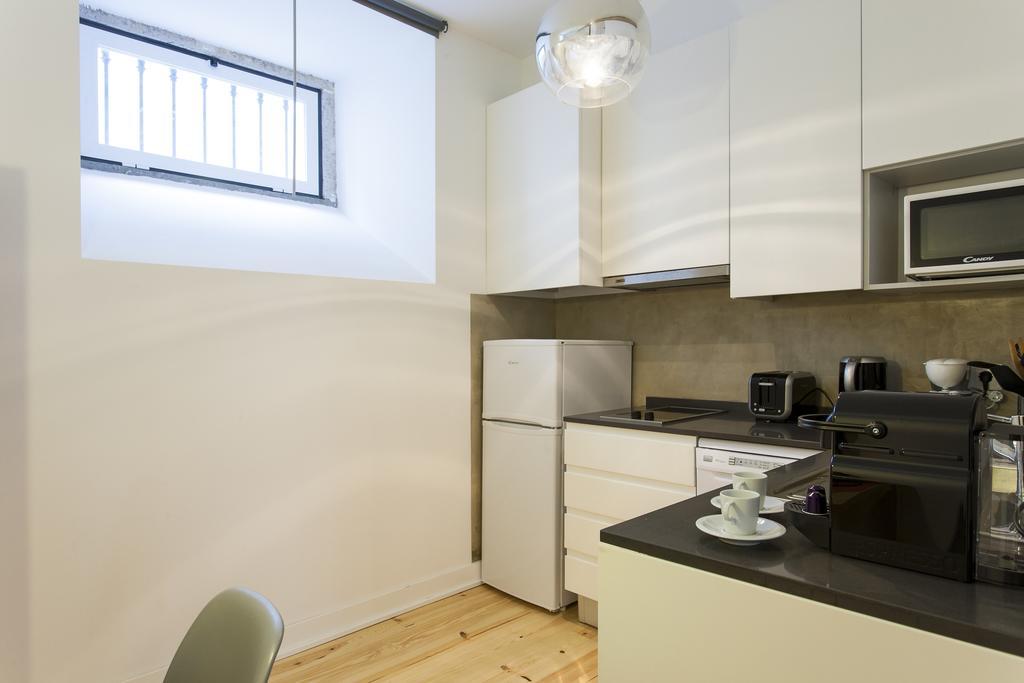 Joivy Cosy 1-bed Flat With Workspace In Santa Catarina, Moments From Luis De Camoes Sq Appartement Lisboa