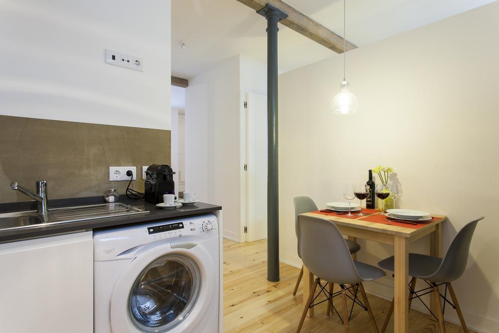 Appartement Joivy Cosy 1-bed Flat With Workspace In Santa Catarina, Moments From Luis De Camoes Sq Lisboa